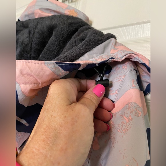 Pooluly Jacket - Picture 2 of 12